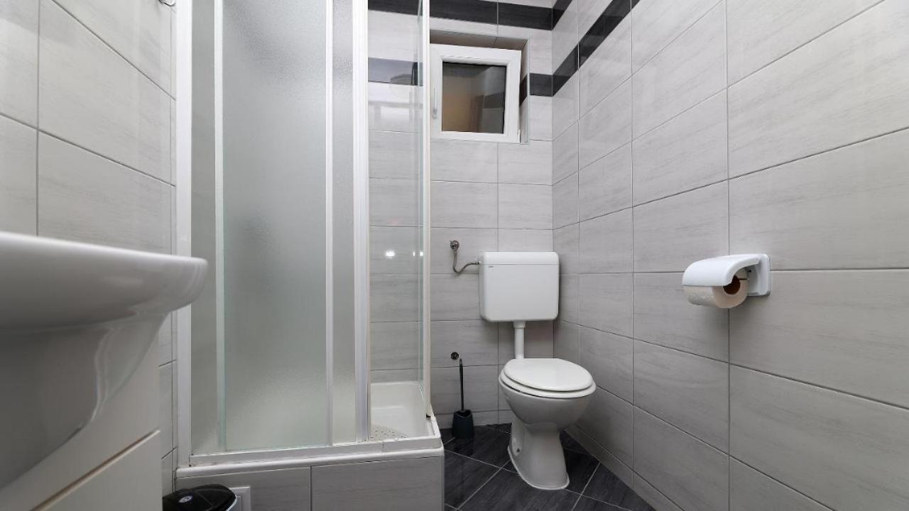 King Apartment *